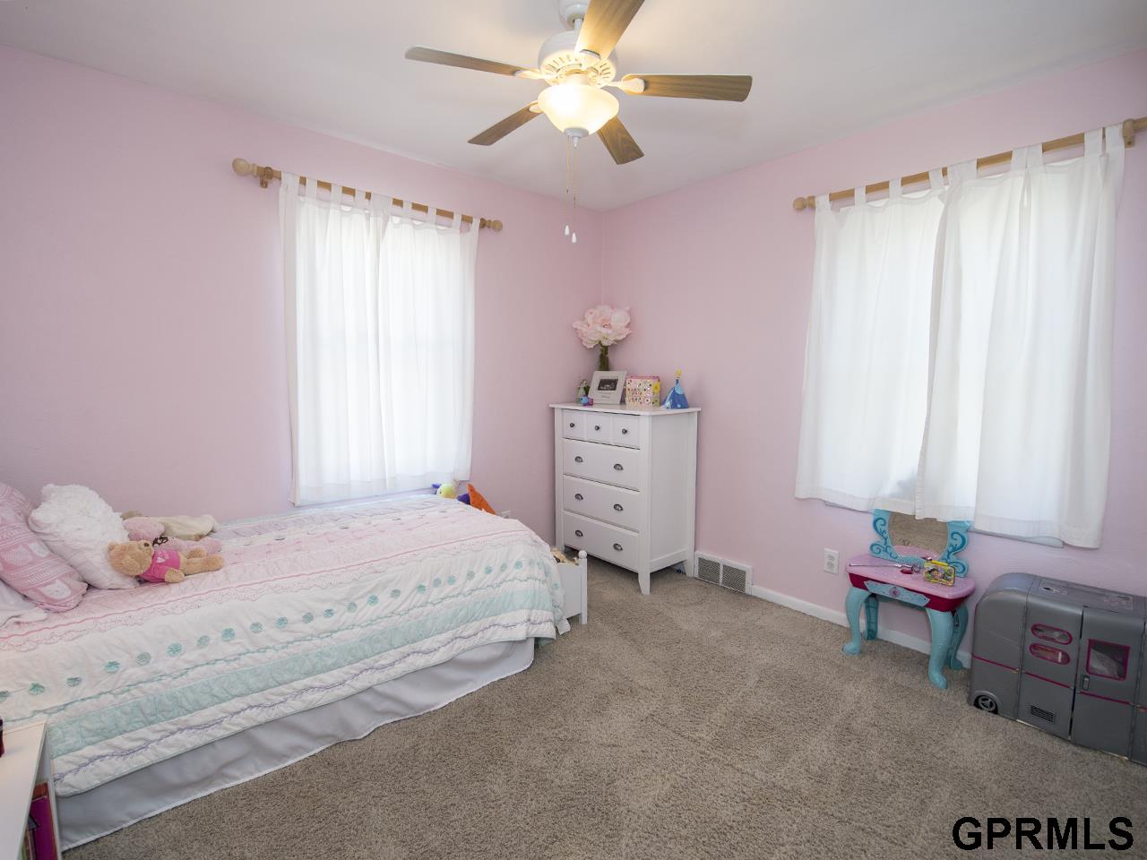 207 E Gardiner, Valley, NE 68064