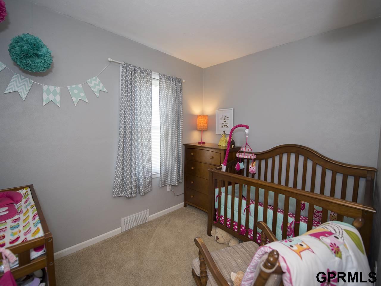 207 E Gardiner, Valley, NE 68064