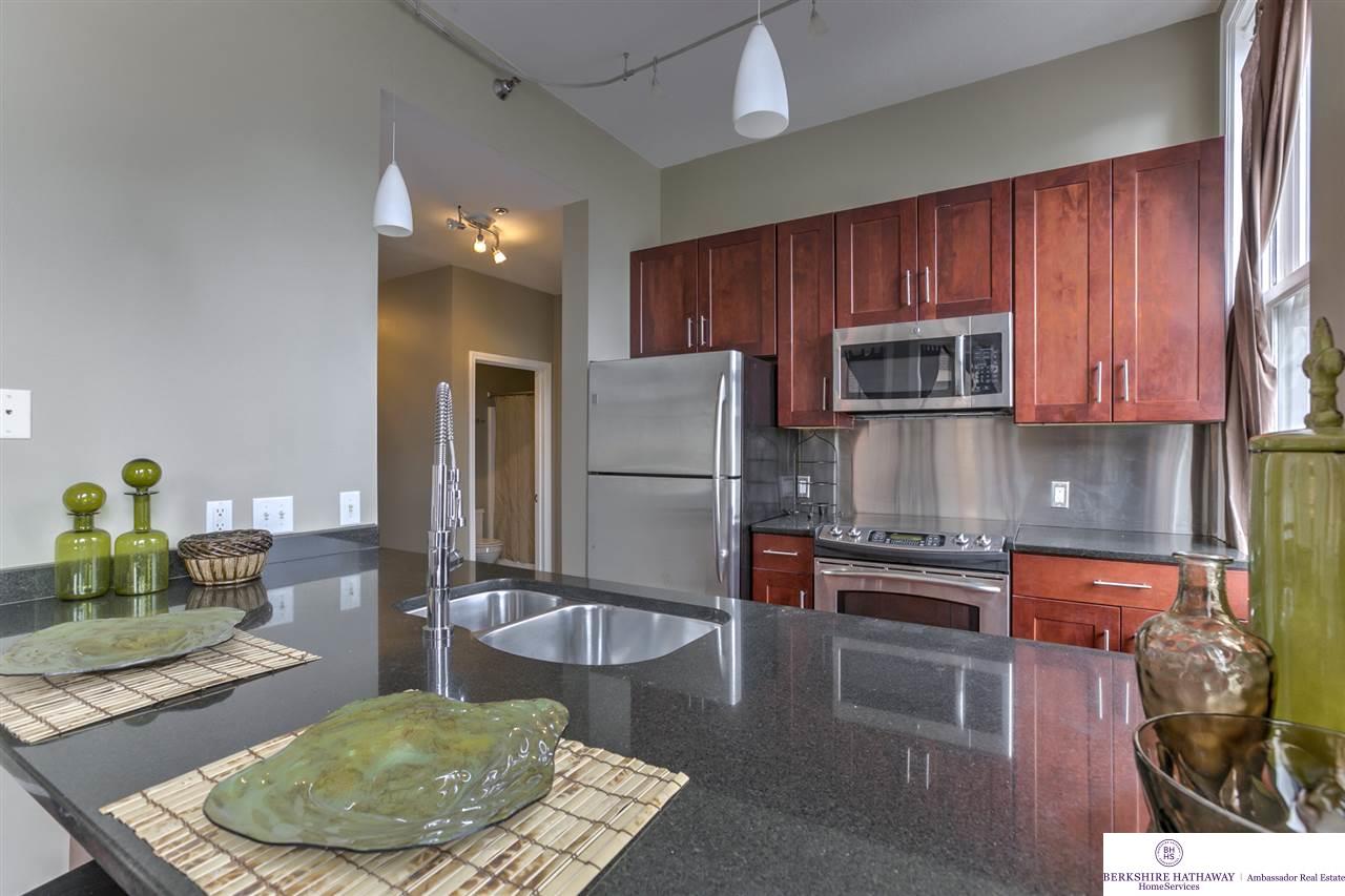 300 S 16, Omaha, NE 68102