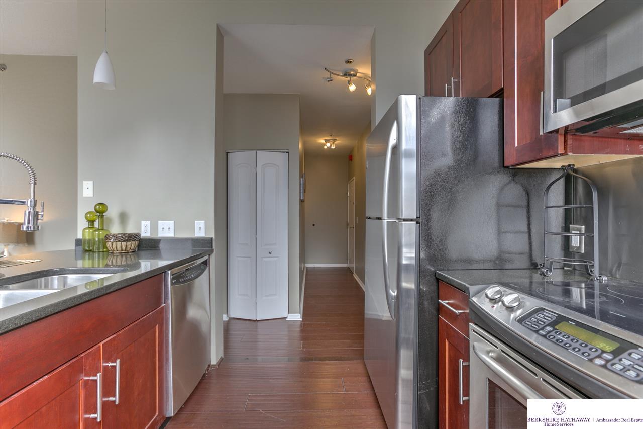 300 S 16, Omaha, NE 68102