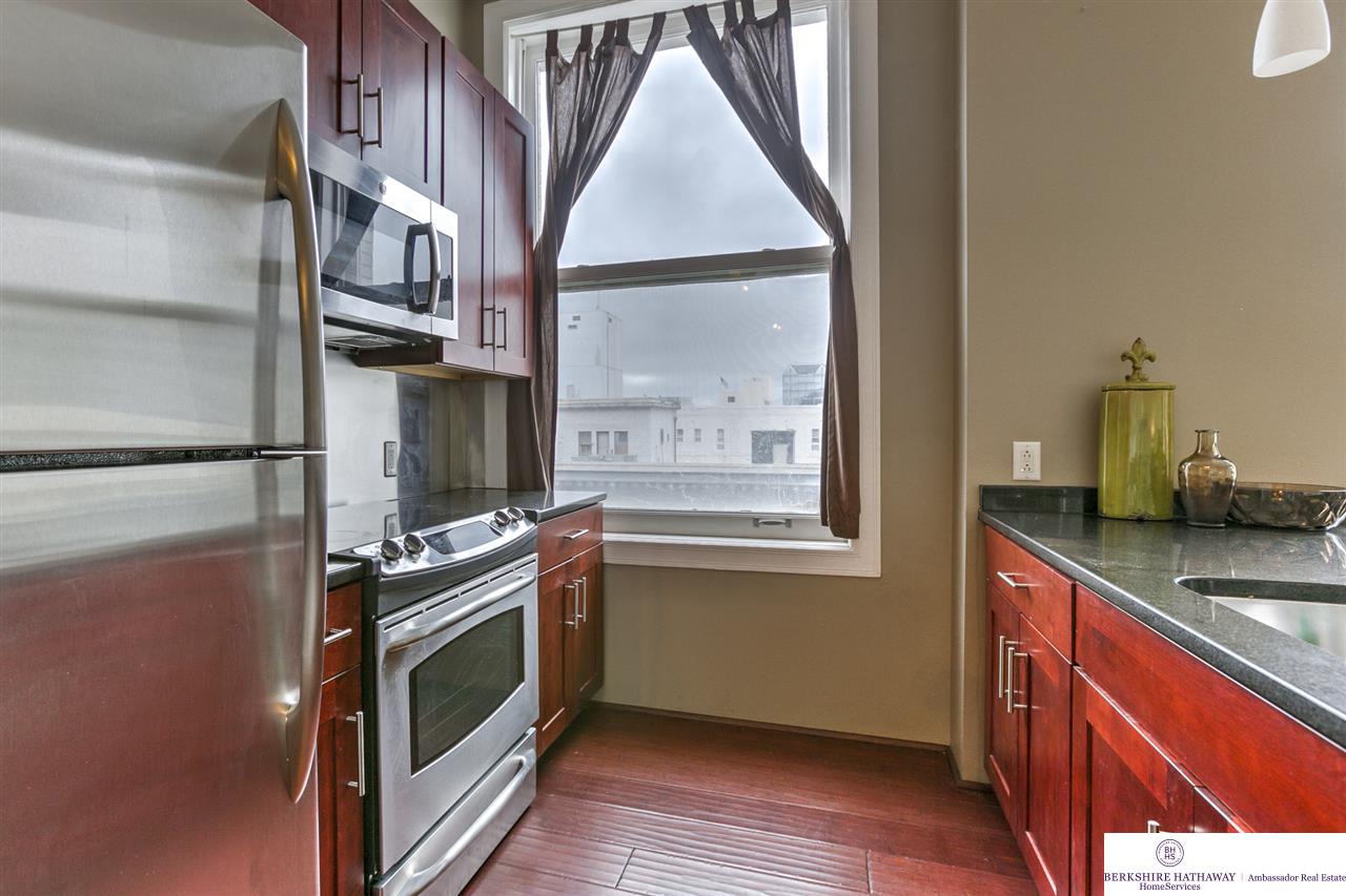 300 S 16, Omaha, NE 68102