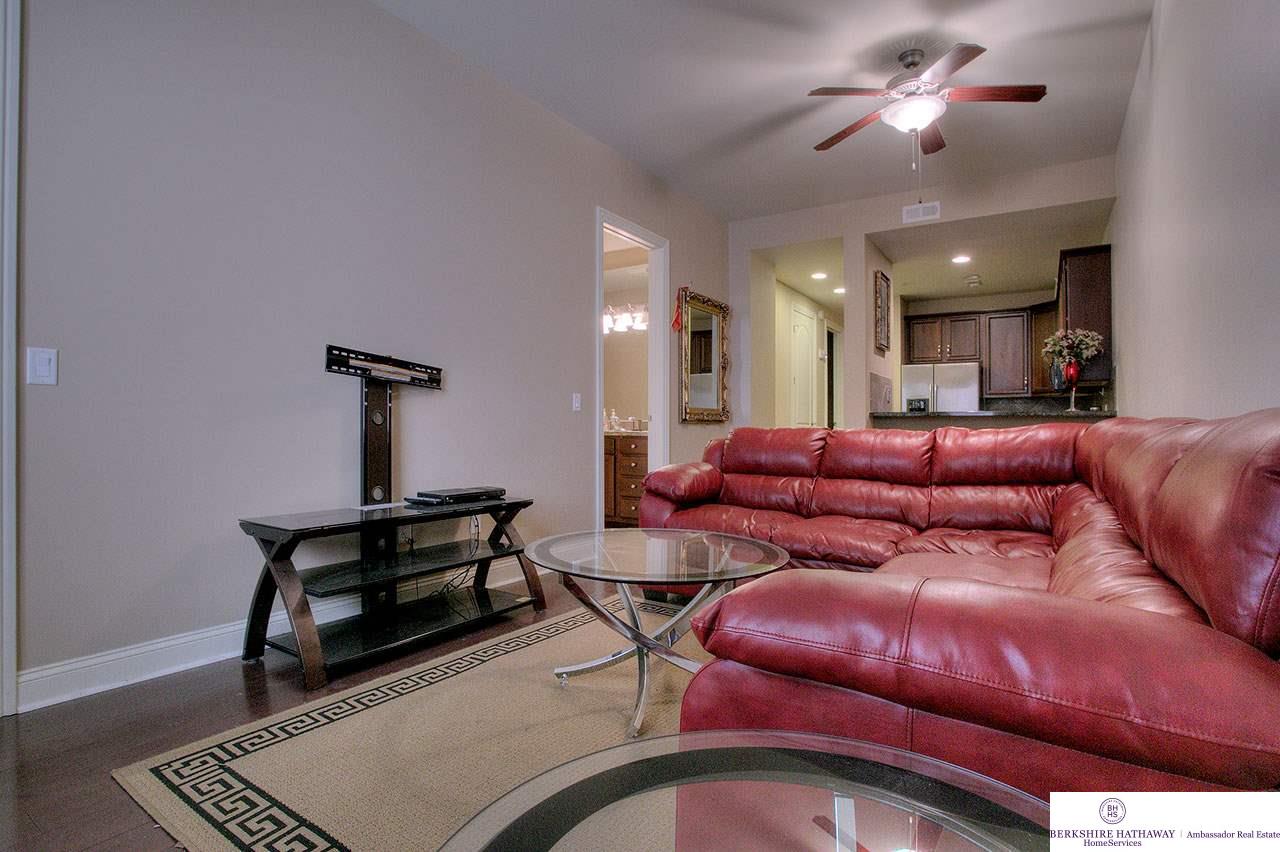 210 S 16, Omaha, NE 68102