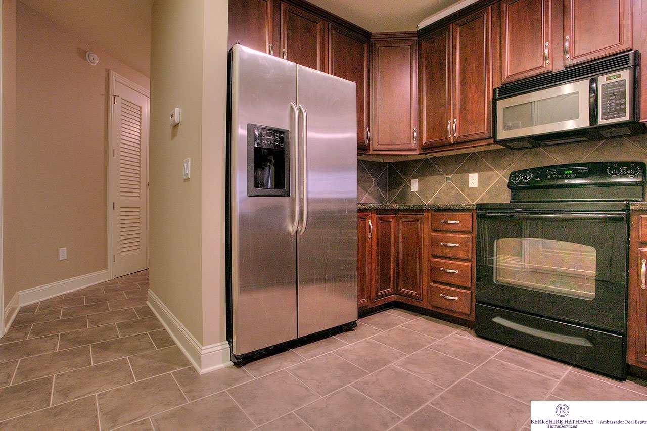 210 S 16, Omaha, NE 68102
