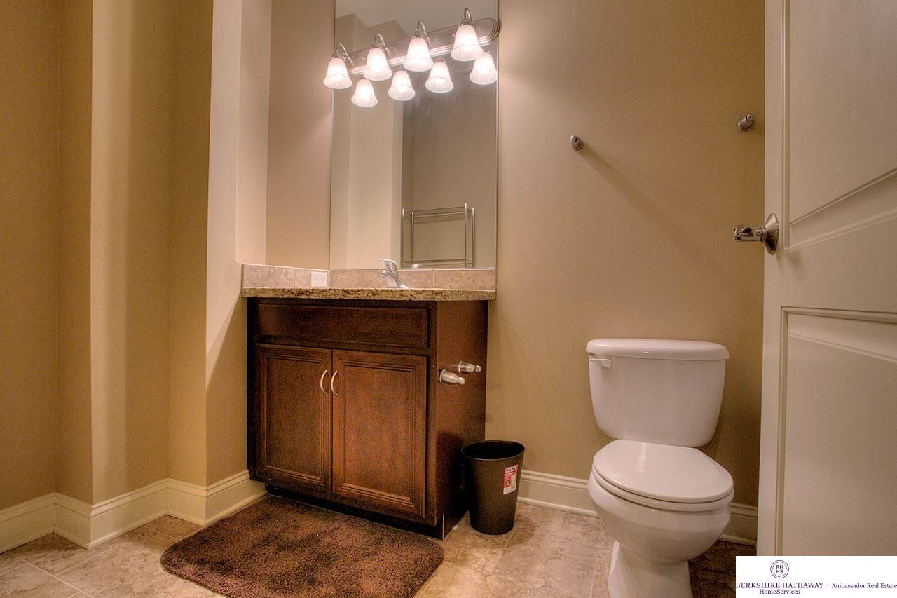 210 S 16, Omaha, NE 68102