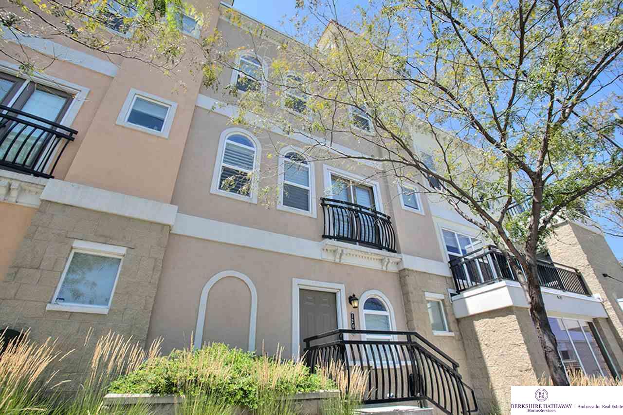 1204 S 6, Omaha, NE 68102