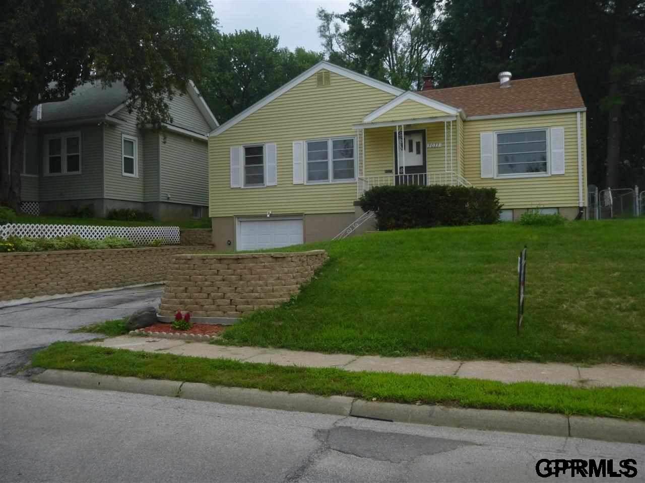 5033corby, Omaha, NE 68104
