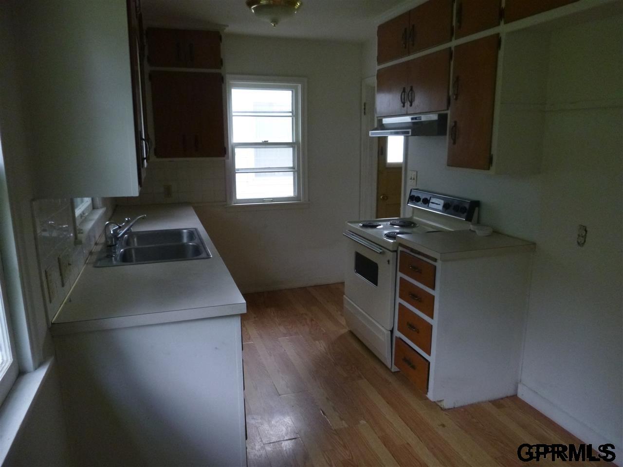 5033corby, Omaha, NE 68104