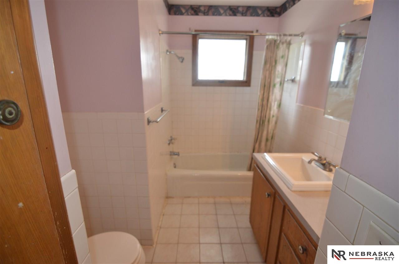 6634Nebraska, Omaha, NE 68104