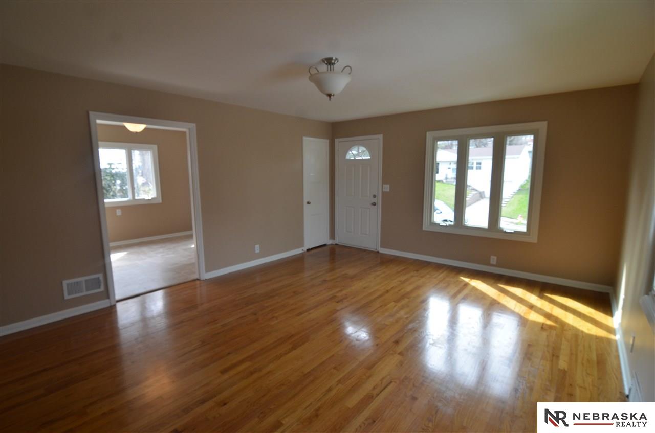 4133 N 65, Omaha, NE 68104