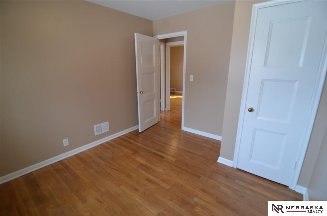 4133 N 65, Omaha, NE 68104