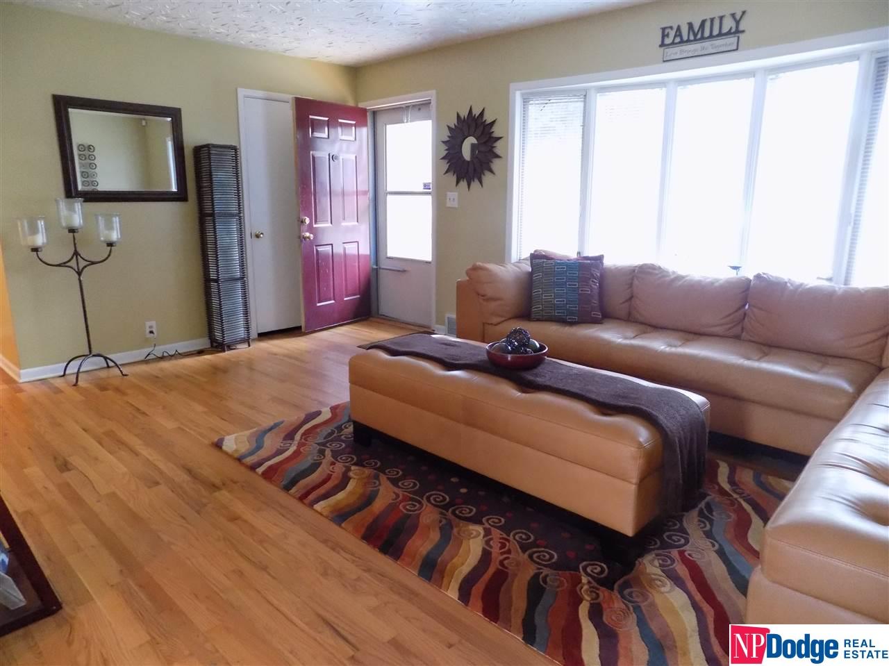 5115 N 49, Omaha, NE 68104