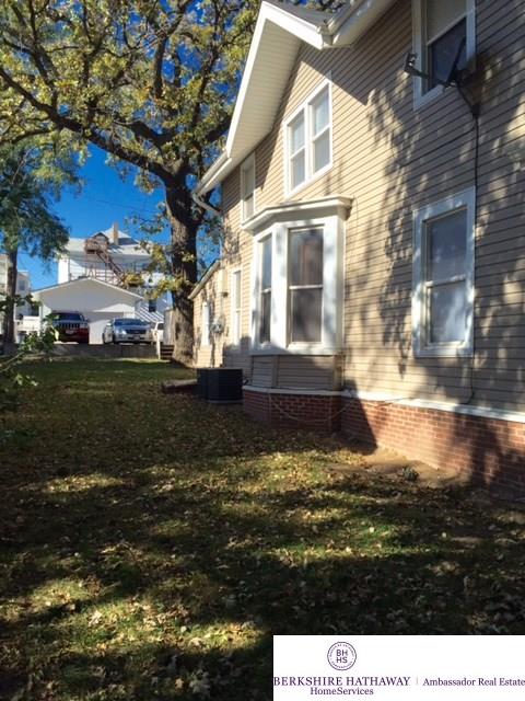 830 S 29 St, Omaha, NE 68105