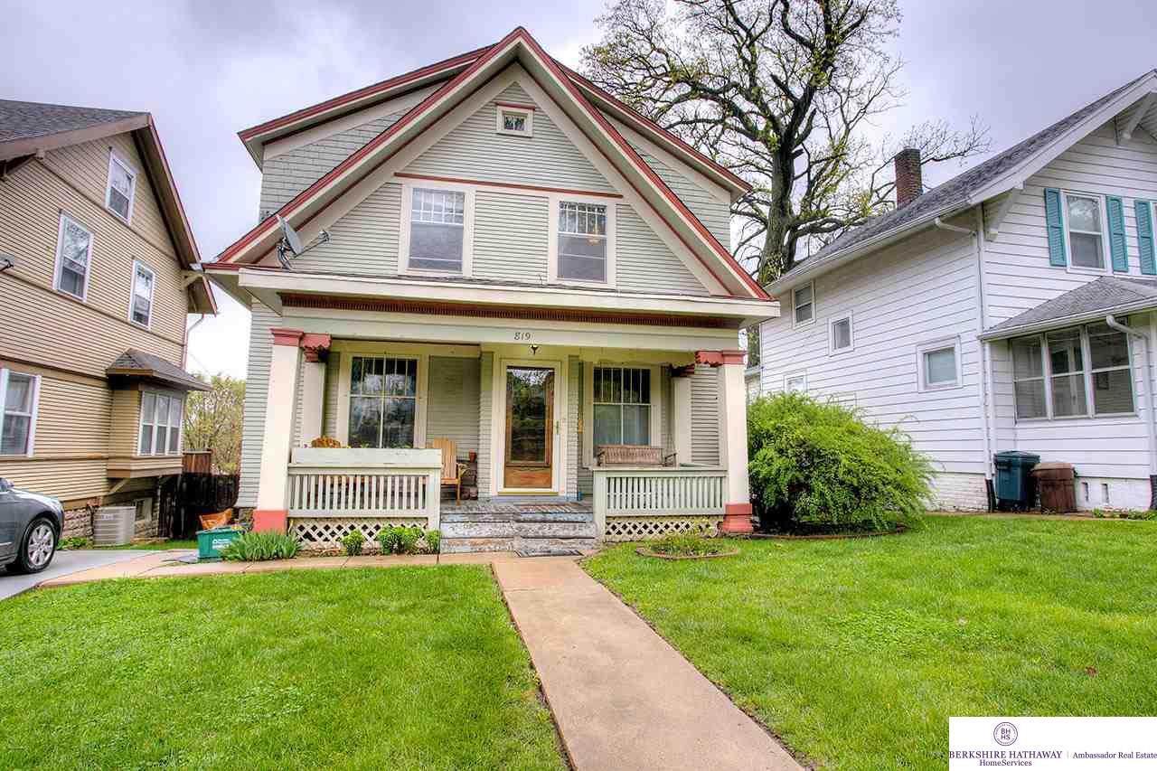 819 S 35, Omaha, NE 68105