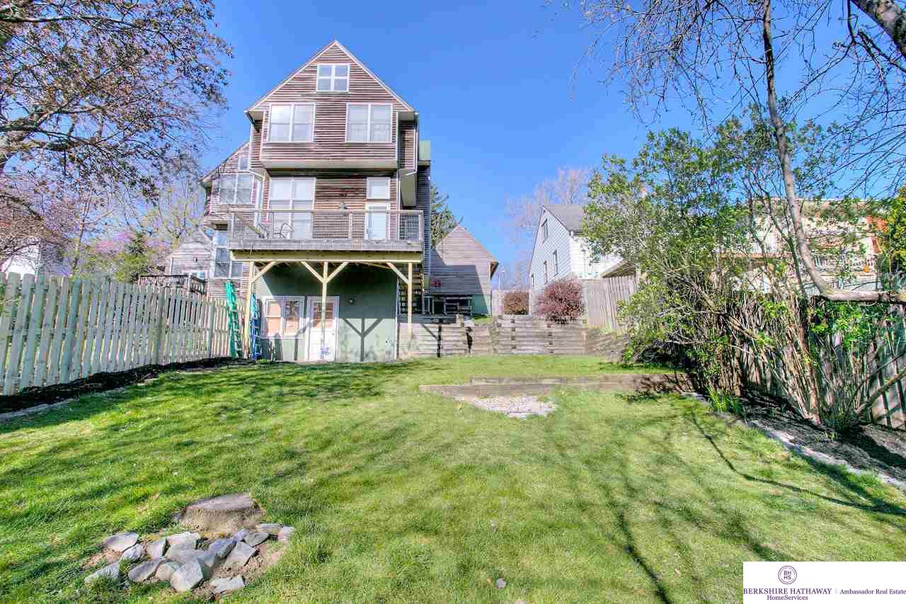 1029 S 35, Omaha, NE 68105