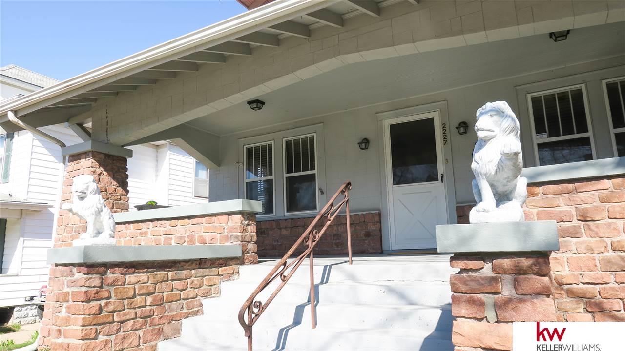 2227 S 32, Omaha, NE 68105