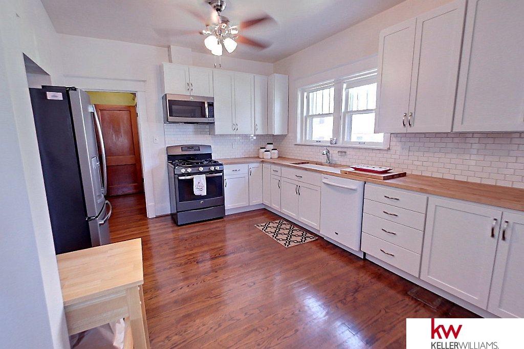 2227 S 32, Omaha, NE 68105