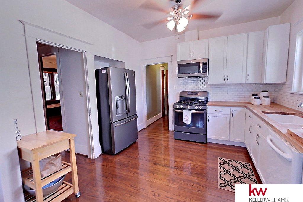 2227 S 32, Omaha, NE 68105