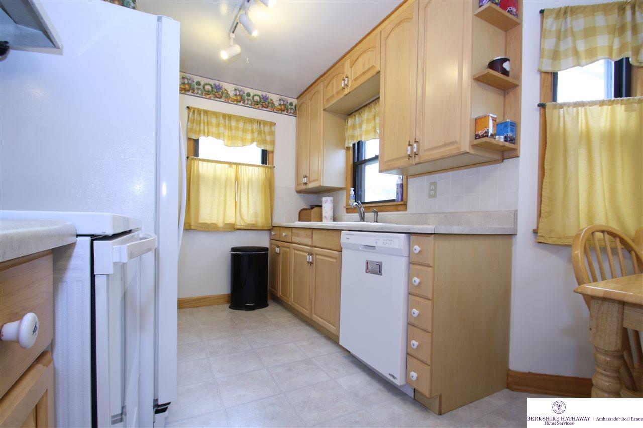 2809 N 69, Omaha, NE 68106