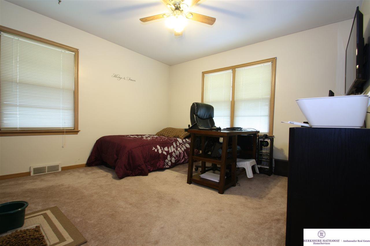 2809 N 69, Omaha, NE 68106