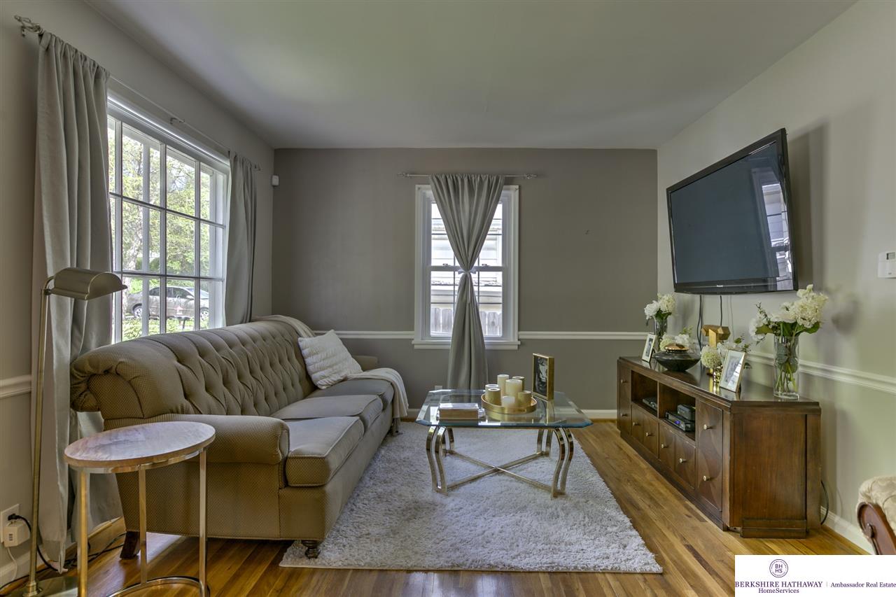 1803 S 55, Omaha, NE 68106