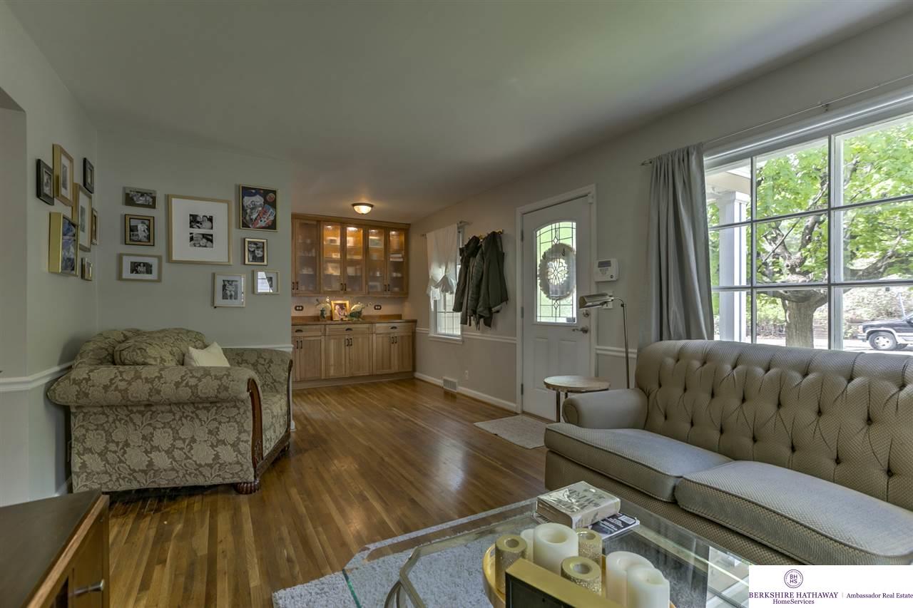 1803 S 55, Omaha, NE 68106