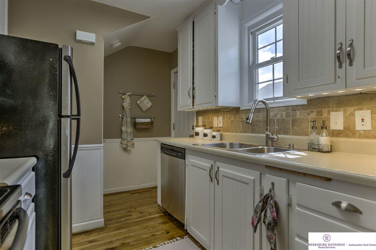1803 S 55, Omaha, NE 68106