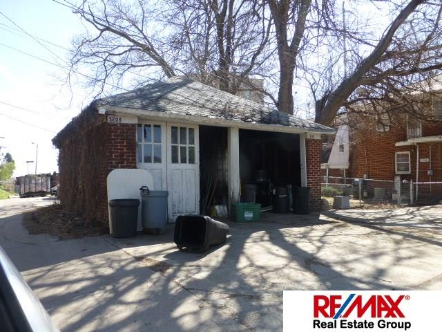 5208 5210Leavenworth, Omaha, NE 68106