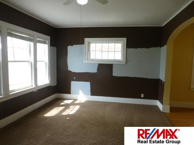 5208 5210Leavenworth, Omaha, NE 68106