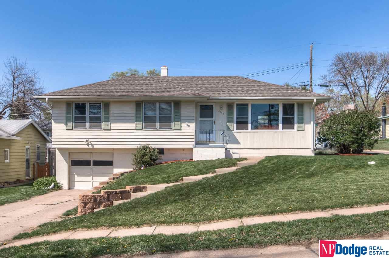 6154Elm, Omaha, NE 68106