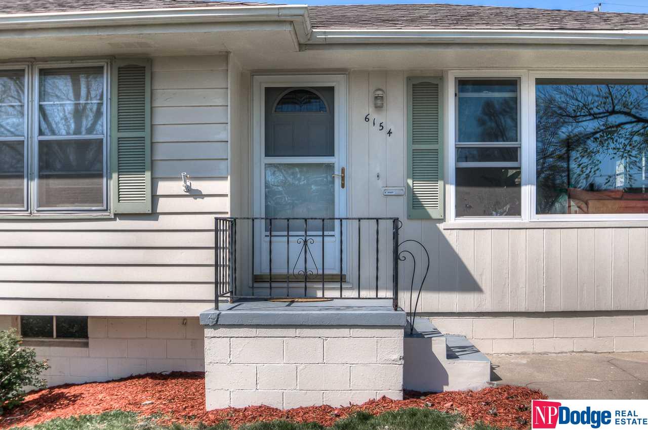 6154Elm, Omaha, NE 68106