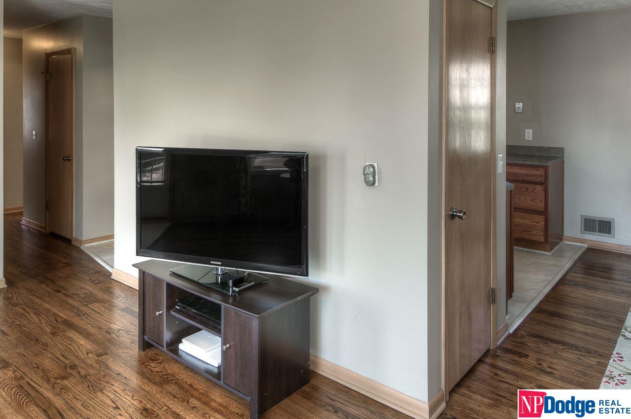 6154Elm, Omaha, NE 68106