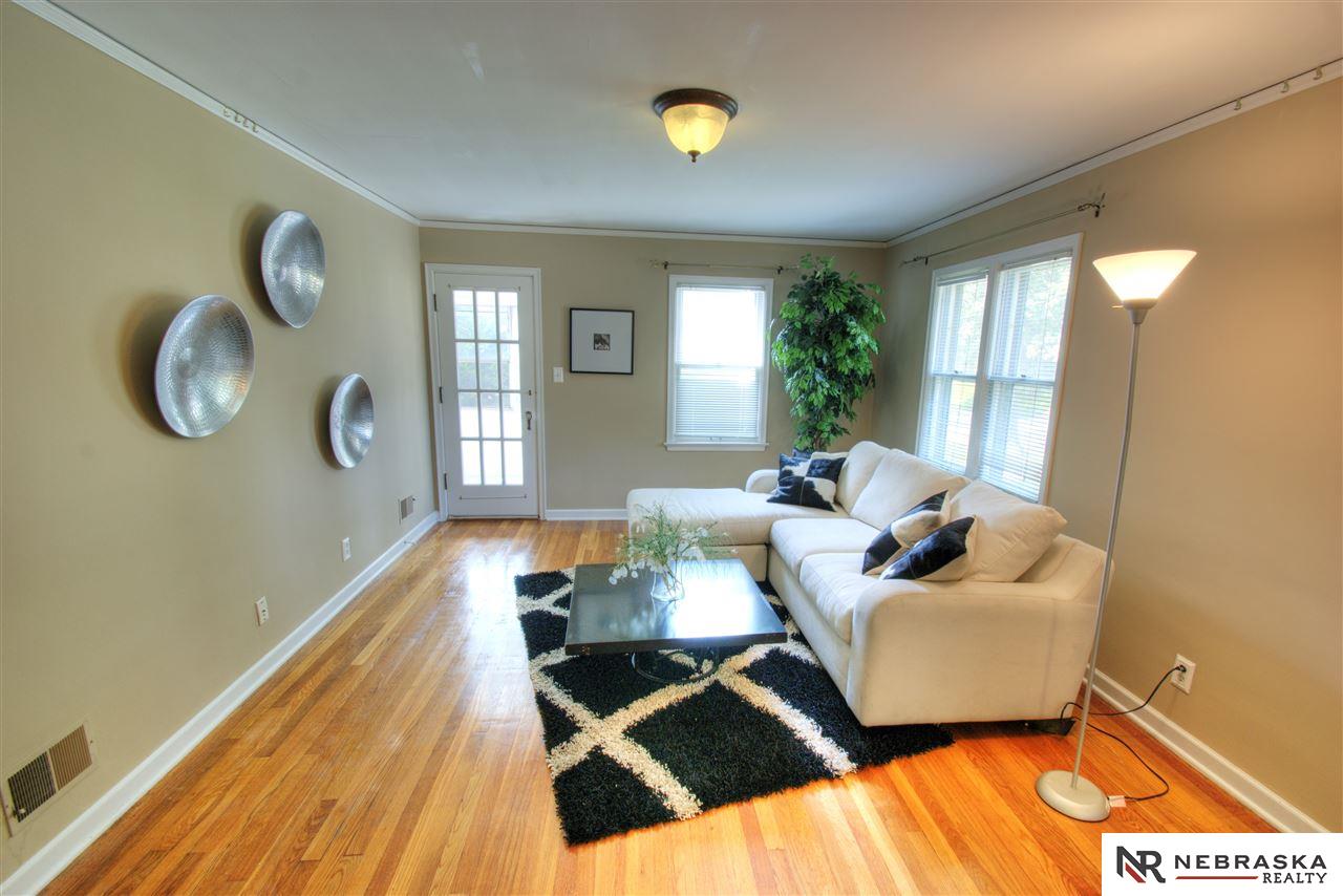 1305 S 56th, Omaha, NE 68106