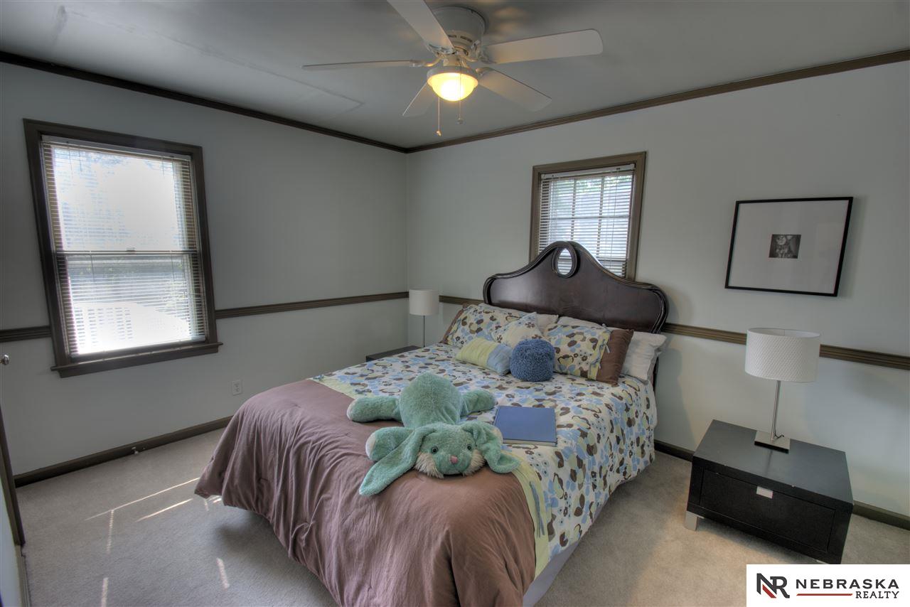 1305 S 56th, Omaha, NE 68106
