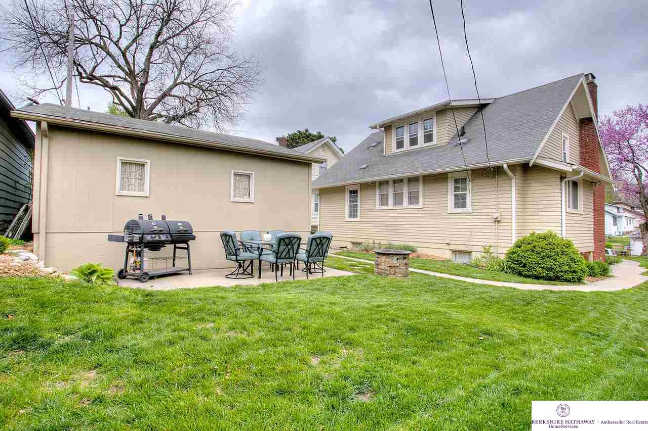 956 S 58, Omaha, NE 68106