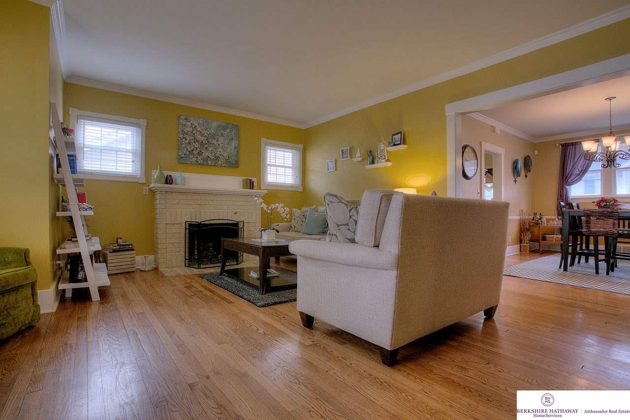 956 S 58, Omaha, NE 68106