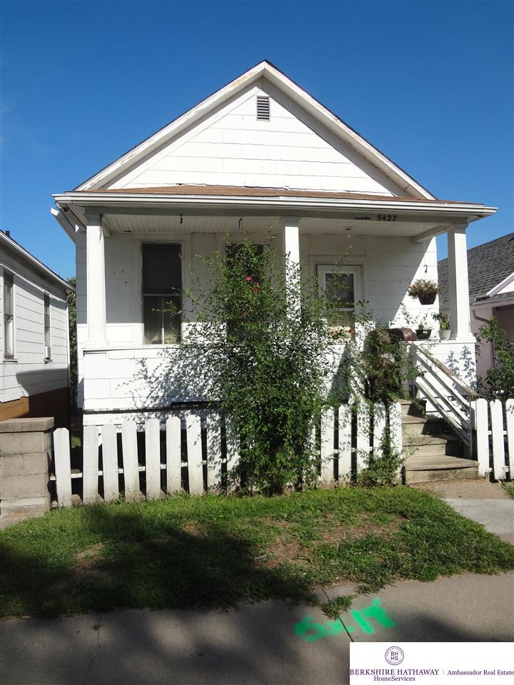 5427 S 21, Omaha, NE 68107