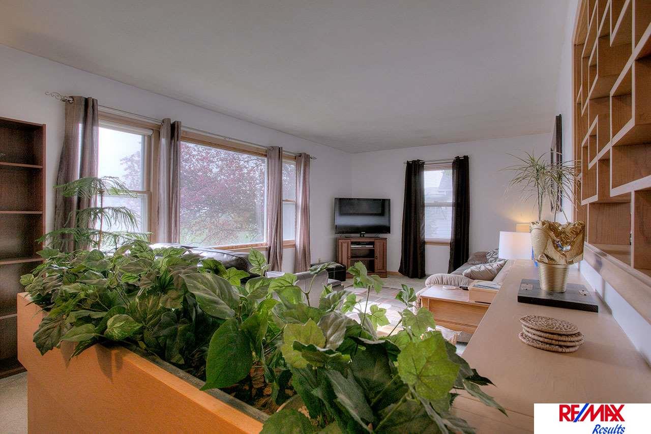 1405U, Omaha, NE 68107