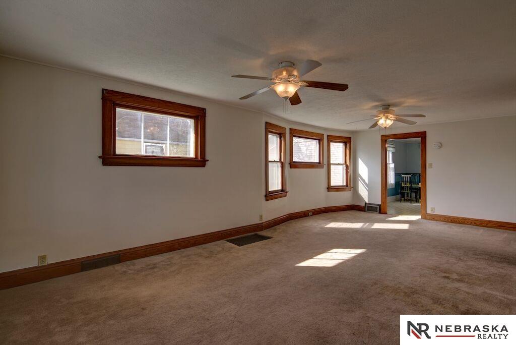 5212 S 32nd, Omaha, NE 68107