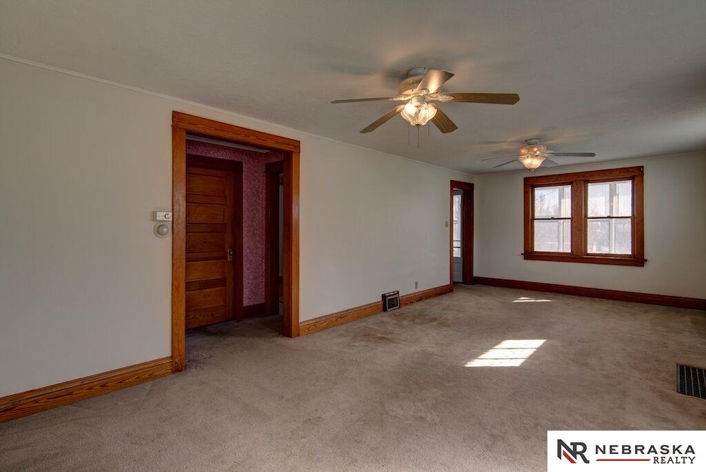 5212 S 32nd, Omaha, NE 68107