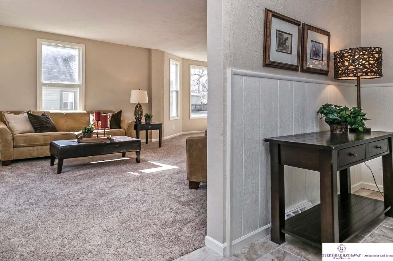 4220 S 18, Omaha, NE 68107