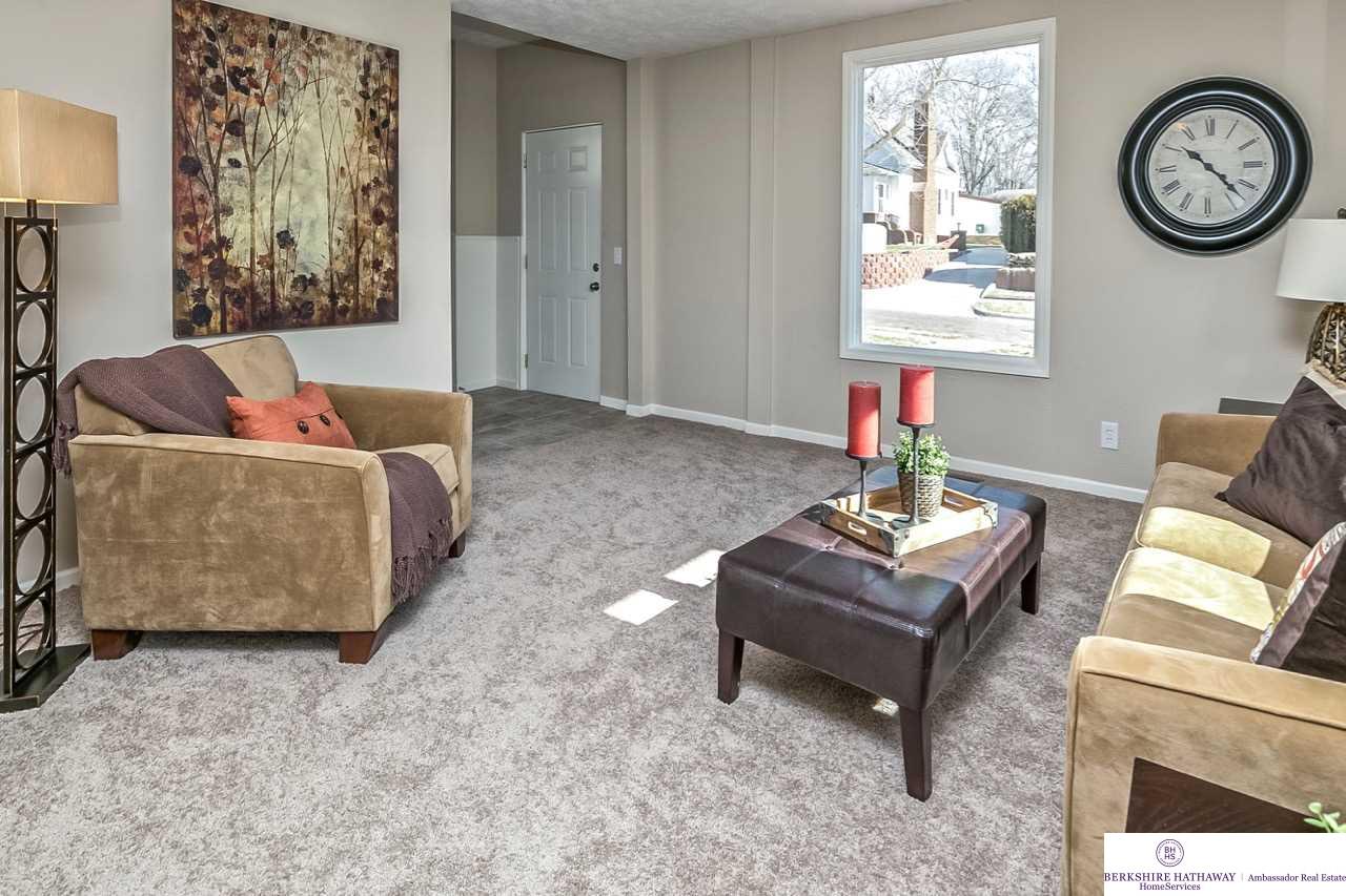 4220 S 18, Omaha, NE 68107