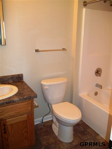 4206Lake, Omaha, NE 68111