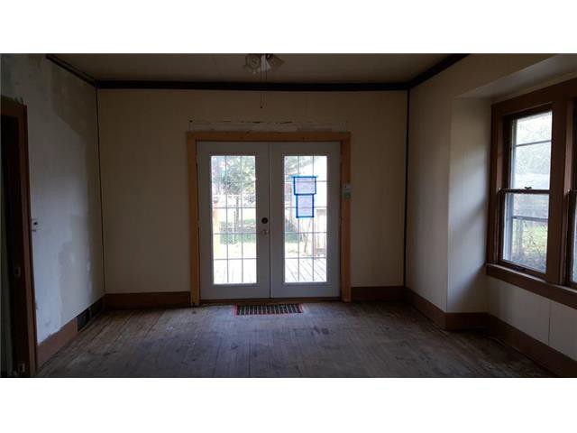 2560 Mary StOmaha, NE, 68112Douglas County