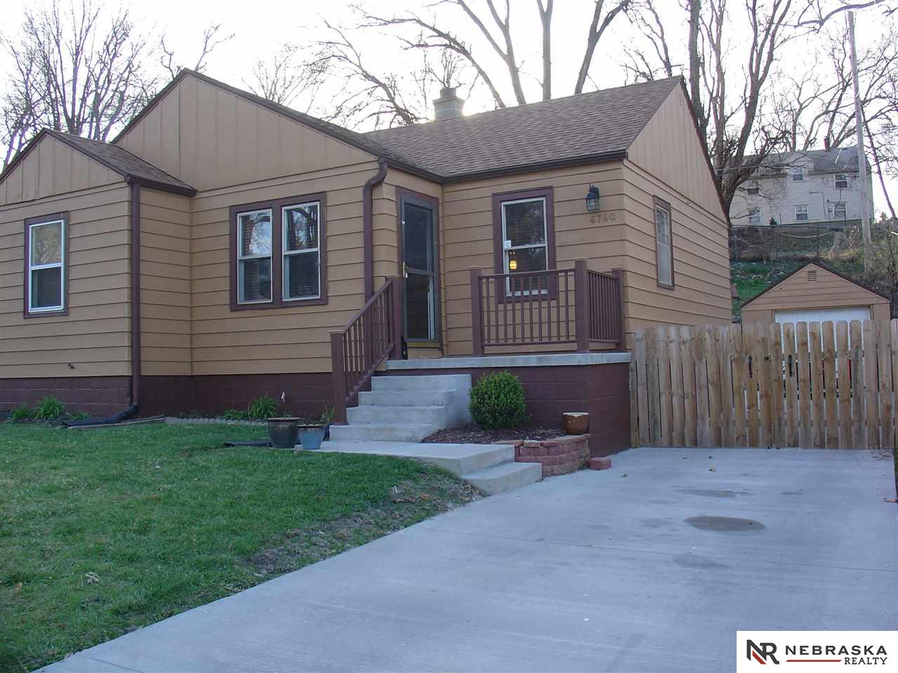 6740 N 33rd, Omaha, NE 68112