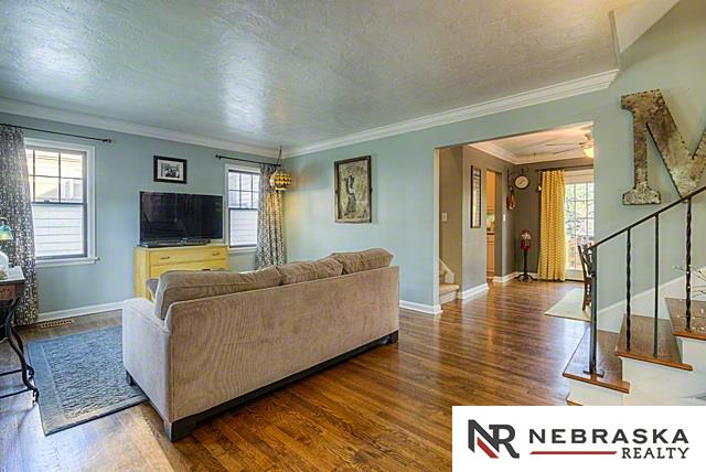 2736Iowa, Omaha, NE 68112