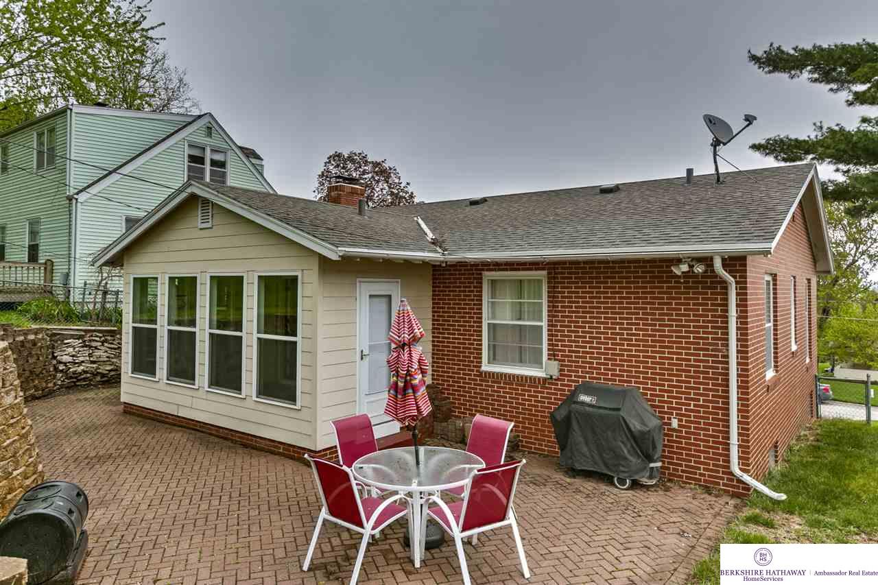 9446 N 29, Omaha, NE 68112