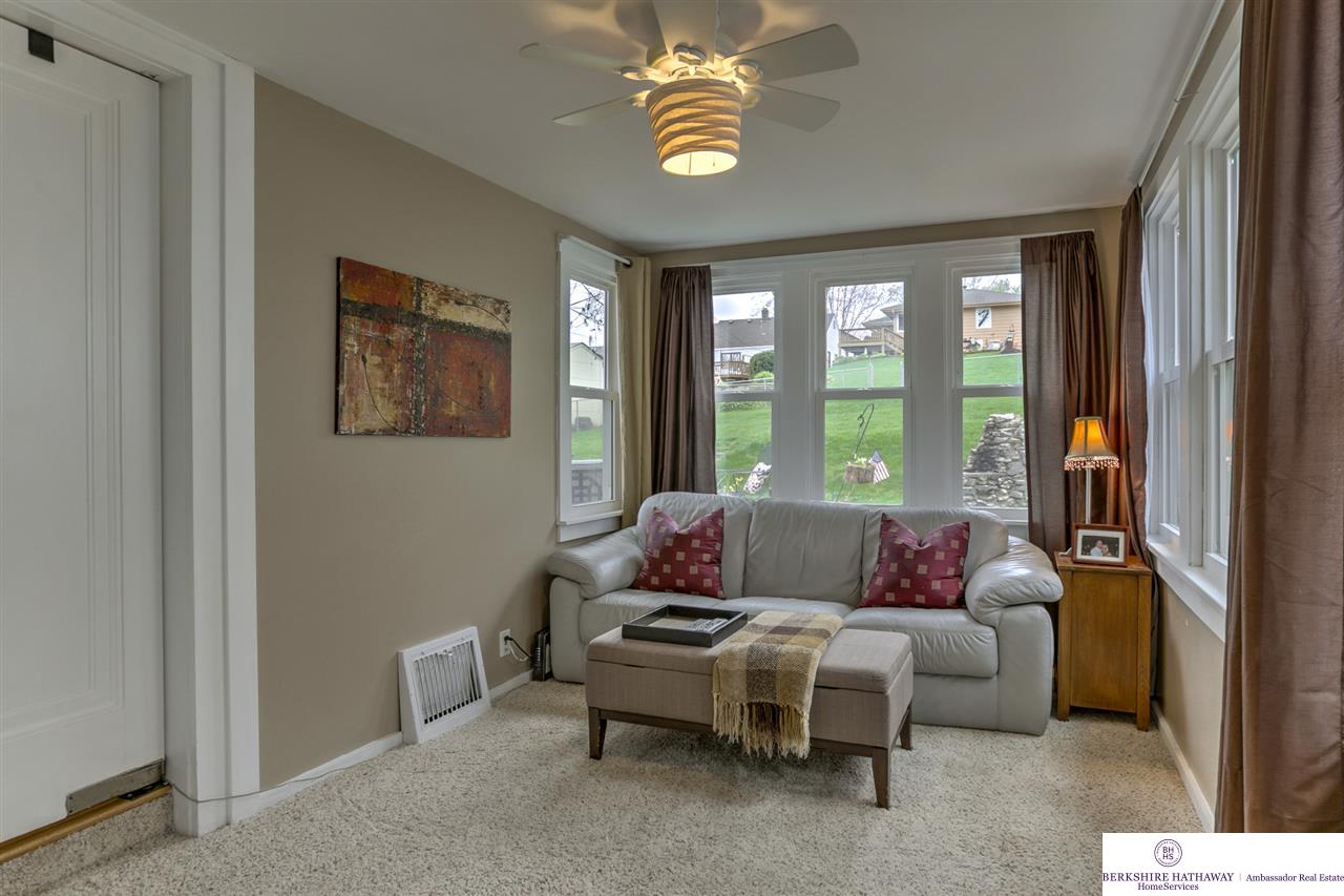 9426 N 29, Omaha, NE 68112
