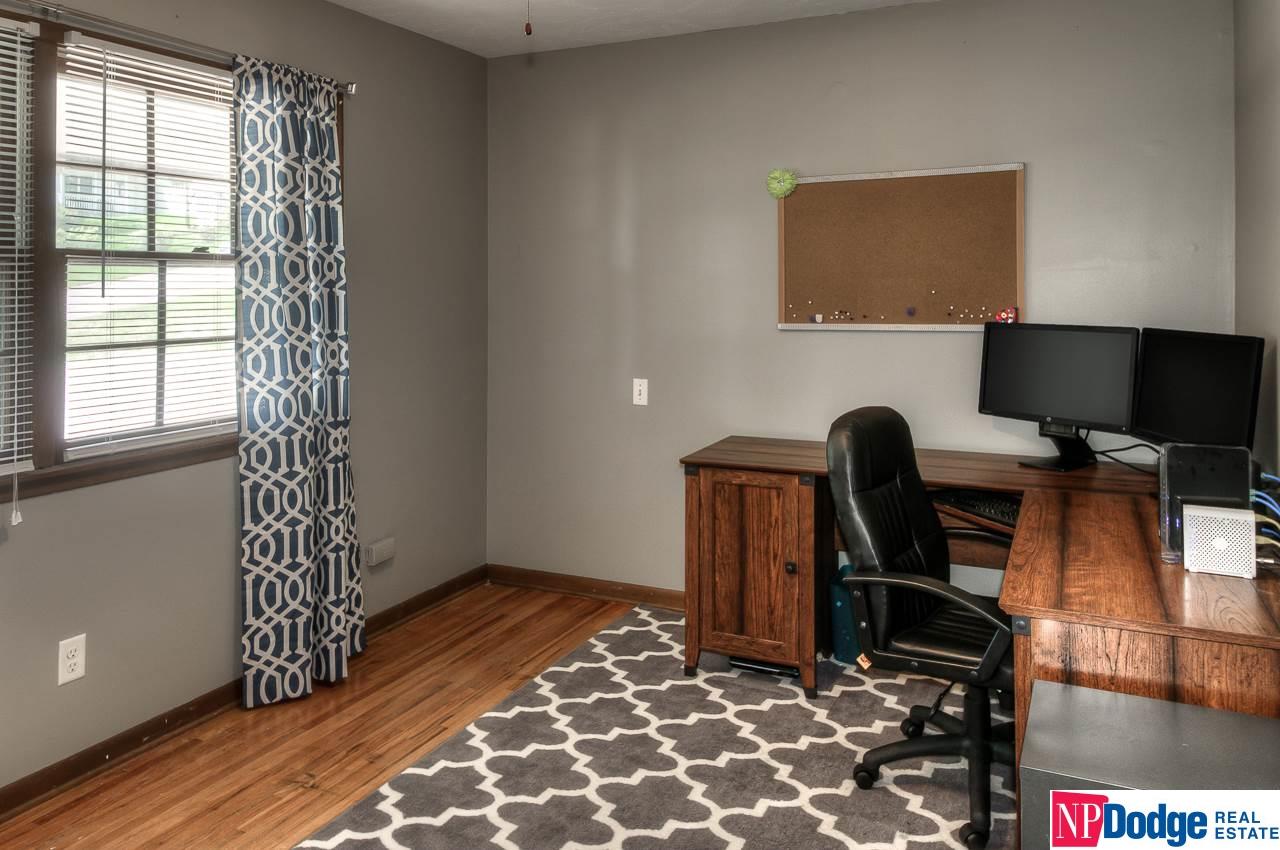 8115 N 37, Omaha, NE 68112