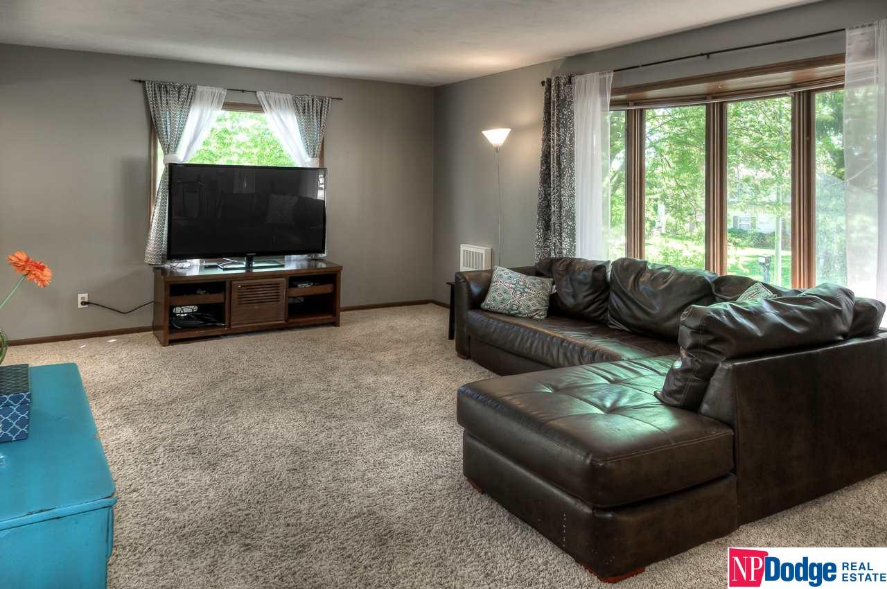 8115 N 37, Omaha, NE 68112