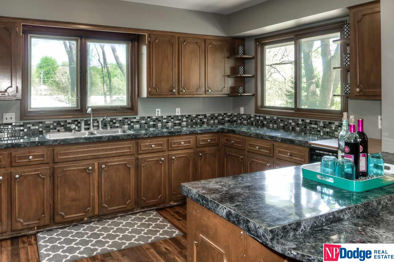 8115 N 37, Omaha, NE 68112